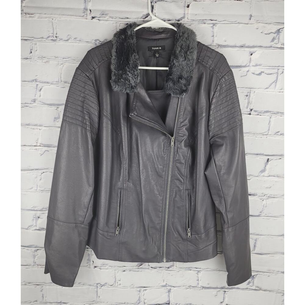 Torrid Jacket Womens 3X Faux Leather Moto Lace Up Back Faux Fur Collar punk
